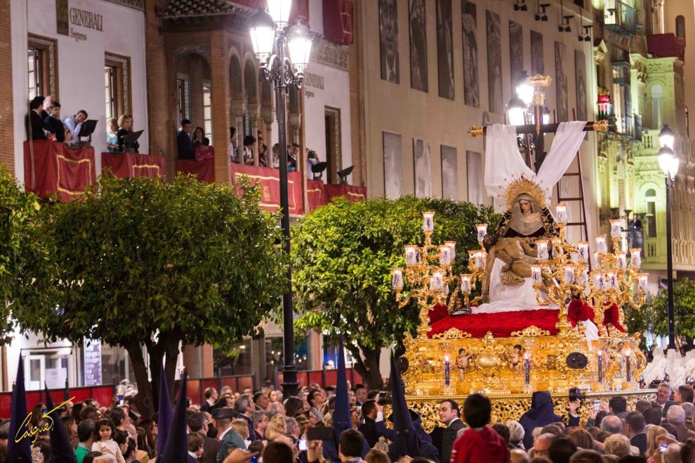 ÚLTIMA HORA: El Baratillo aprueba la salida extraordinaria de la coronación canónica de la Piedad.