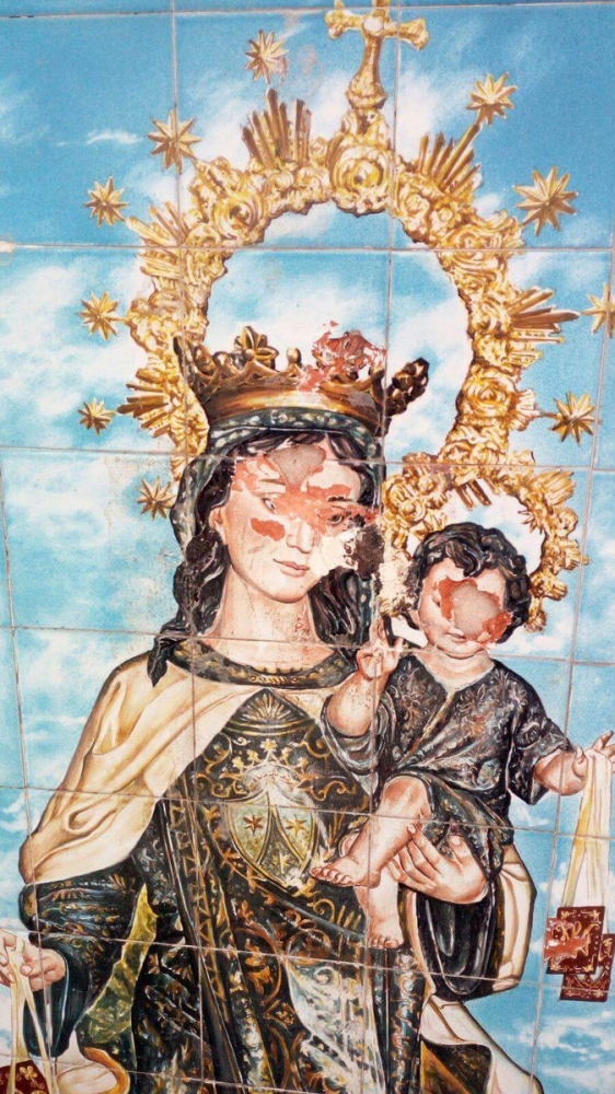 Acto vandálico en el azulejo de la Virgen del Carmen de Huelin