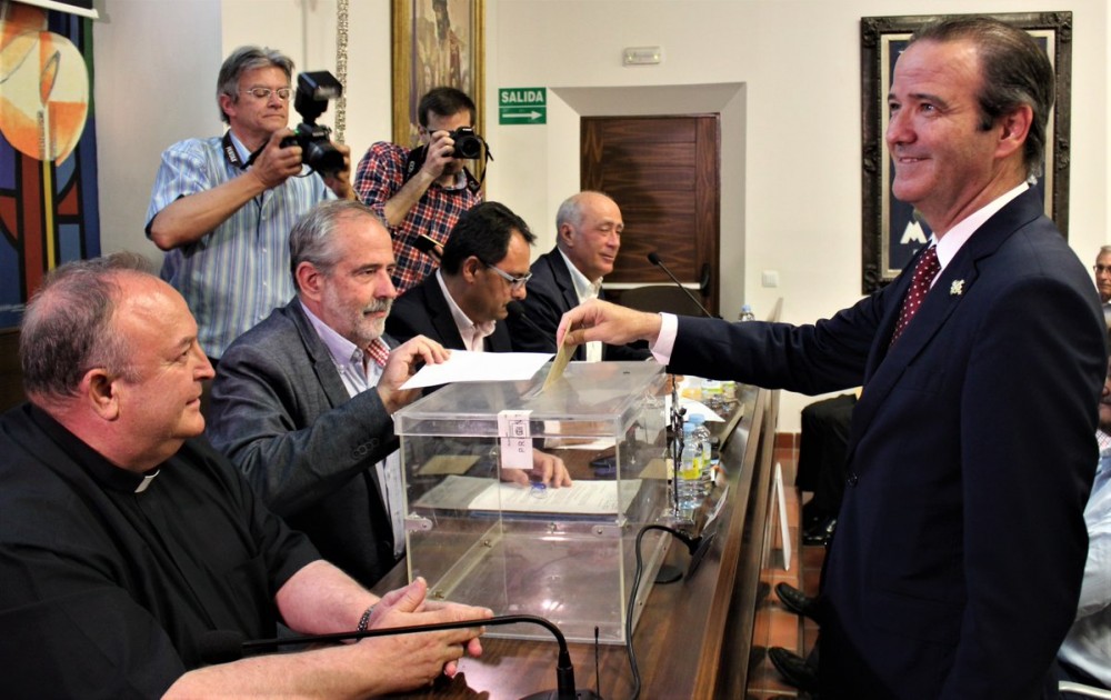 Pablo Atencia es reelegido como Presidente de la Agrupación de Cofradías