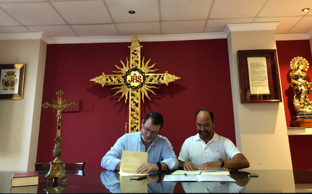 La Sentencia firma con la la Banda de la Soledad de Mena para acompañar a la Virgen del Rosario