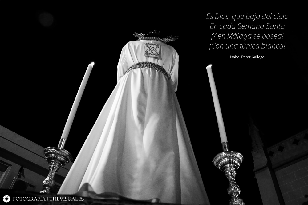 Es Dios, que baja del cielo...