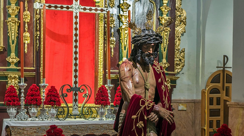 El Stmo Cristo de la Humildad en su Presentación al Pueblo irá ataviado con clámide el próximo Domingo de Ramos